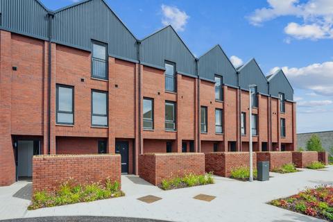 3 bedroom townhouse to rent, Maltings Wynd, Dundashill, Glasgow, G4 9BF