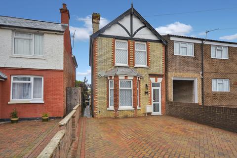 3 bedroom detached house for sale, Kingsnorth Road, Ashford TN23