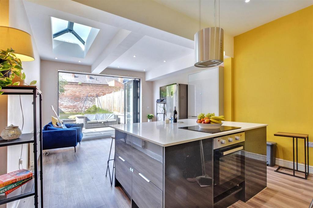 Kitchen 6.jpeg