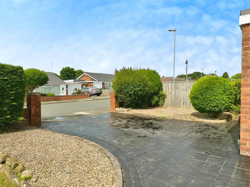 GARAGE &amp; PARKING