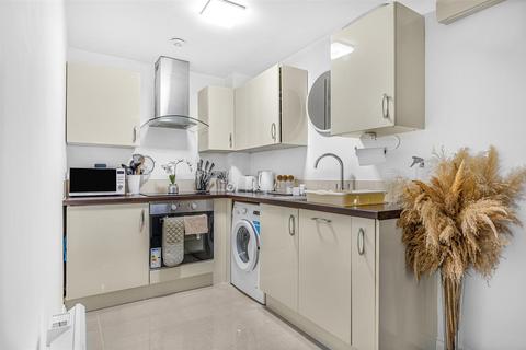 74b Ampthill Road, Flitwick, Bedford, MK45 1BA