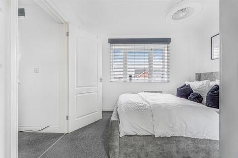 74b Ampthill Road, Flitwick, Bedford, MK45 1BA
