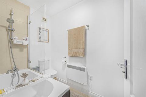 74b Ampthill Road, Flitwick, Bedford, MK45 1BA