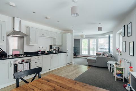 2 bedroom ground floor flat for sale, Capstan Court, Worcester WR5