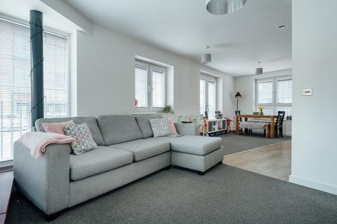 2 bedroom ground floor flat for sale, Capstan Court, Worcester WR5