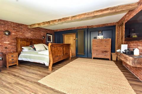 6 bedroom house for sale, High Street, Pevensey