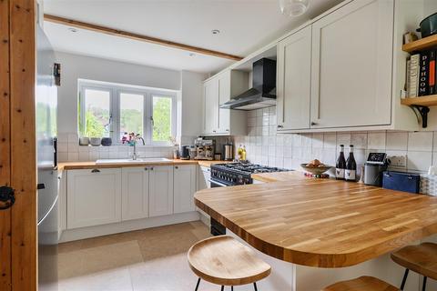 58 Lackford Road, Chipstead, Coulsdon, CR5 3TA
