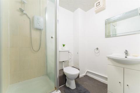 undefined, Braemar Gardens, Berkshire SL1