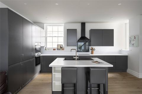 47 Bathurst Mews, London, W2 2SB