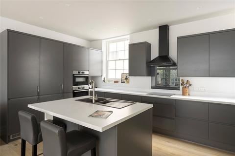 47 Bathurst Mews, London, W2 2SB