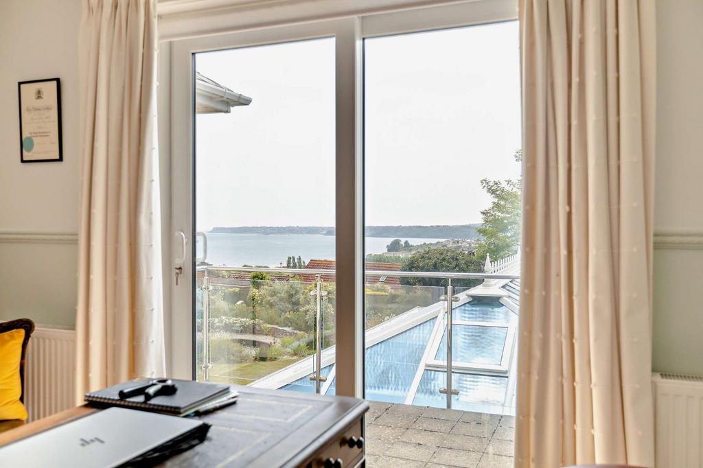 Bedroom /Study Views