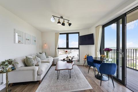 1 bedroom apartment for sale, Kingfisher Heights, London, E16