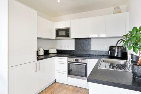 1 bedroom apartment for sale, Kingfisher Heights, London, E16