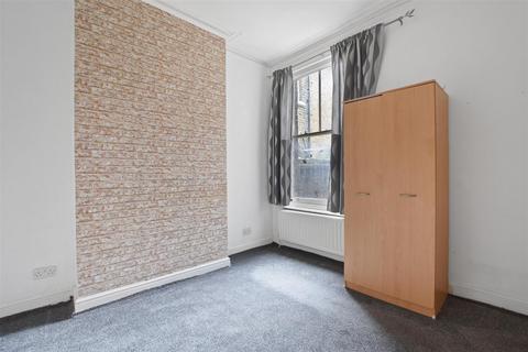 2 bedroom flat for sale, Purves Road, Kensal Rise, NW10 5TH