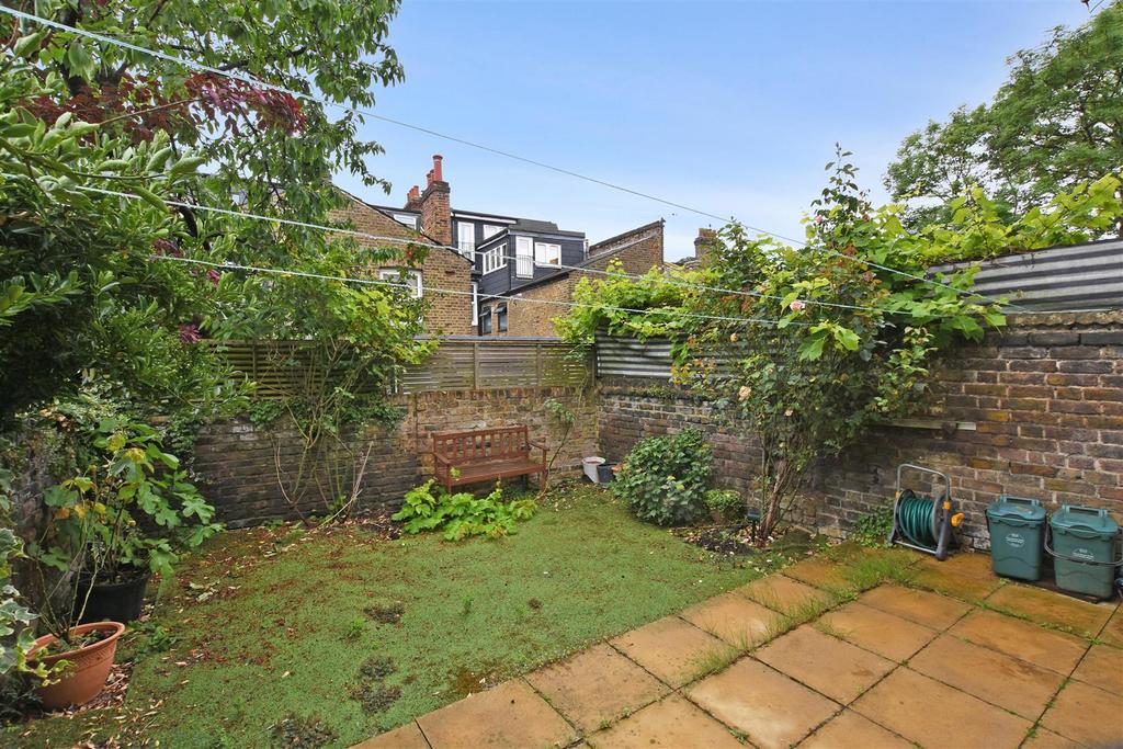 09-e001 GCWT - GFF 121 Purves Road - Garden 2 -Orig