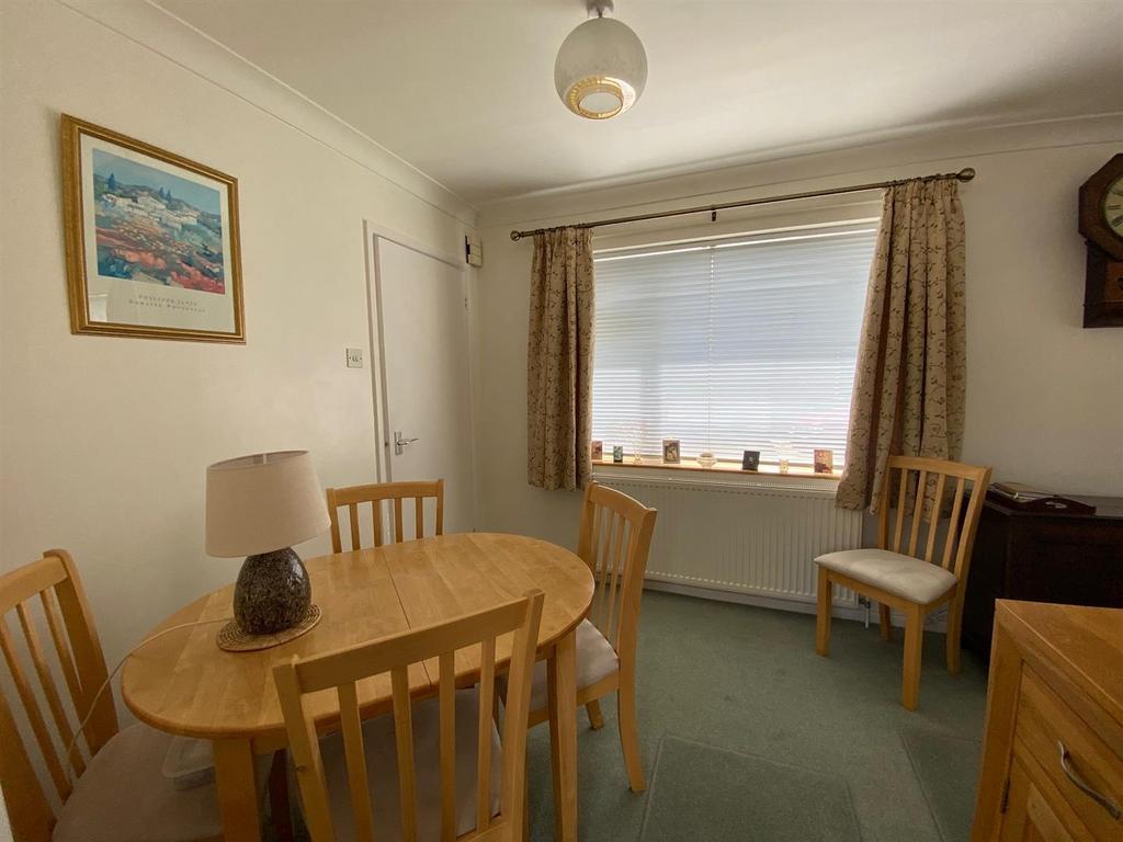 Dining Area.jpg