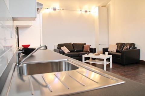 3 bedroom flat to rent, Flat 5, 30 Clarendon Road, LS2 9NZ