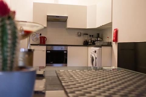 2 bedroom flat to rent, Flat 2, 30 Clarendon Road, LS2 9NZ