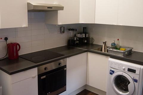 2 bedroom flat to rent, Flat 2, 30 Clarendon Road, LS2 9NZ