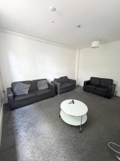 2 bedroom flat to rent, Top Flat, 3 Winstanley Terrace, LS6 1DS