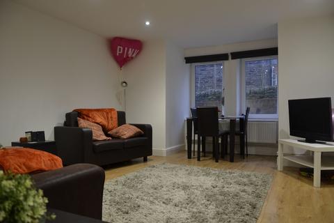 Ground Flat, 3 Winstanley Terrace, LS6 1DS