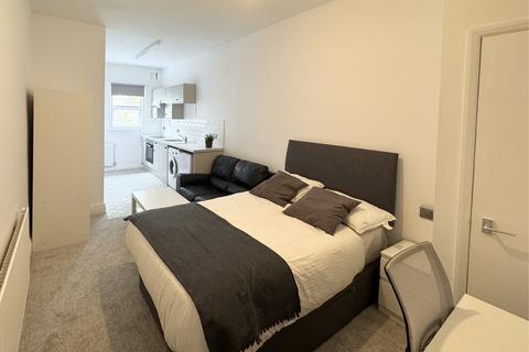 Studio to rent, Flat 6, 26 Kelso Road, LS2 9PR