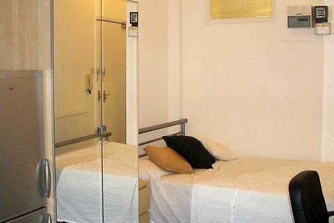 Studio to rent, Flat 2, 26 Kelso Road, LS2 9PR