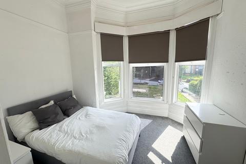 Studio to rent, Flat 1, 26 Kelso Road, LS2 9PR