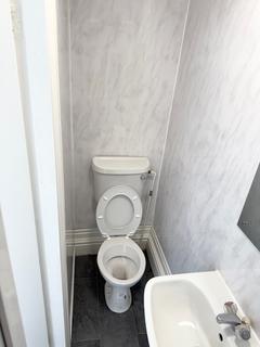 Studio to rent, Flat 1, 26 Kelso Road, LS2 9PR