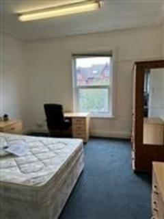 6 bedroom house to rent, 25 Kelso Road, LS2 9PR
