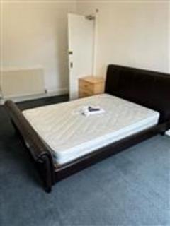 6 bedroom house to rent, 25 Kelso Road, LS2 9PR