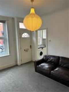 25 Harold Mount, LS6 1PW