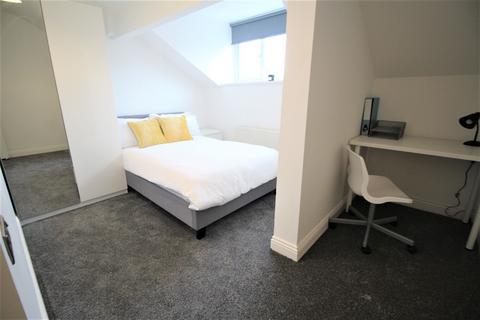 2 bedroom flat to rent, Flat 3, 25 Clarendon Place, LS2 9JY