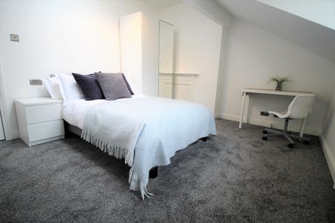 2 bedroom flat to rent, Flat 3, 25 Clarendon Place, LS2 9JY