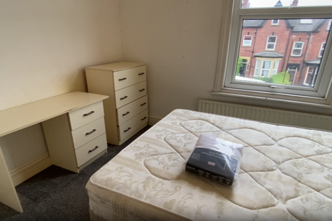 1 bedroom flat to rent, Flat 4, 24 Kelso Road, LS2 9PR