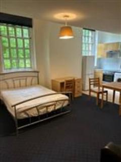 undefined, Flat 3, 221 Woodhouse Street, LS6 2UZ