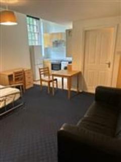 undefined, Flat 3, 221 Woodhouse Street, LS6 2UZ
