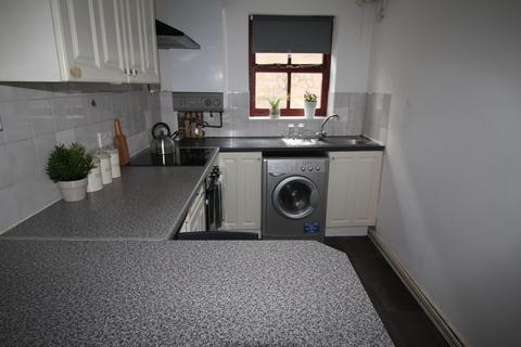 1 bedroom flat to rent, 158A Woodsley Road , Flat 1, LS2 9LZ