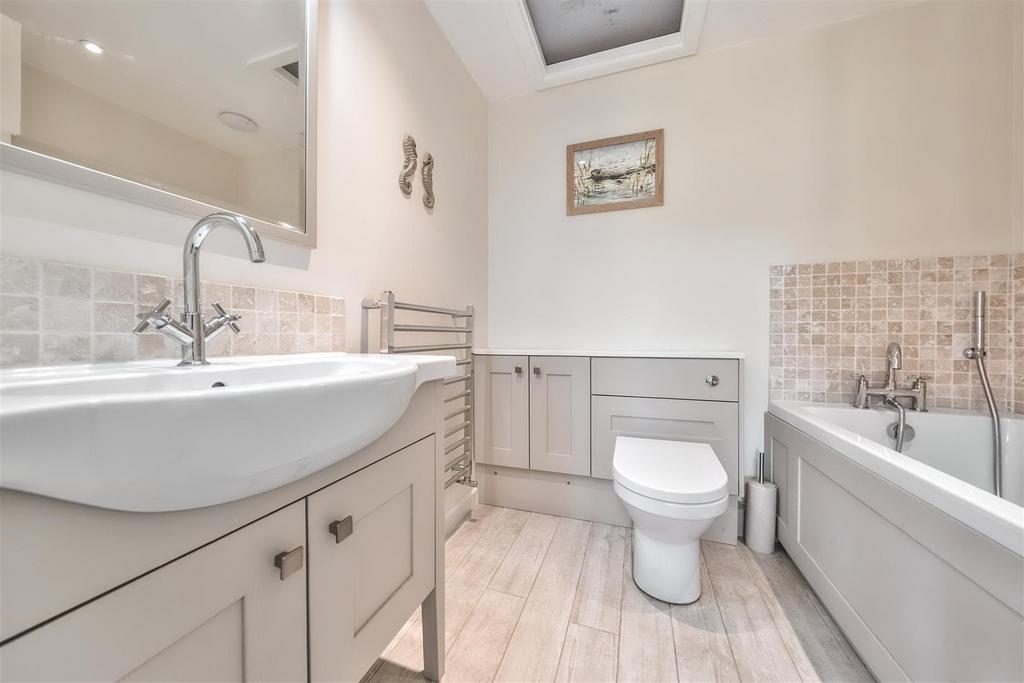 En Suite Bathroom