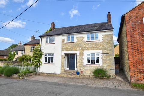 12 Cattle End, Silverstone, Towcester, NN12 8UX