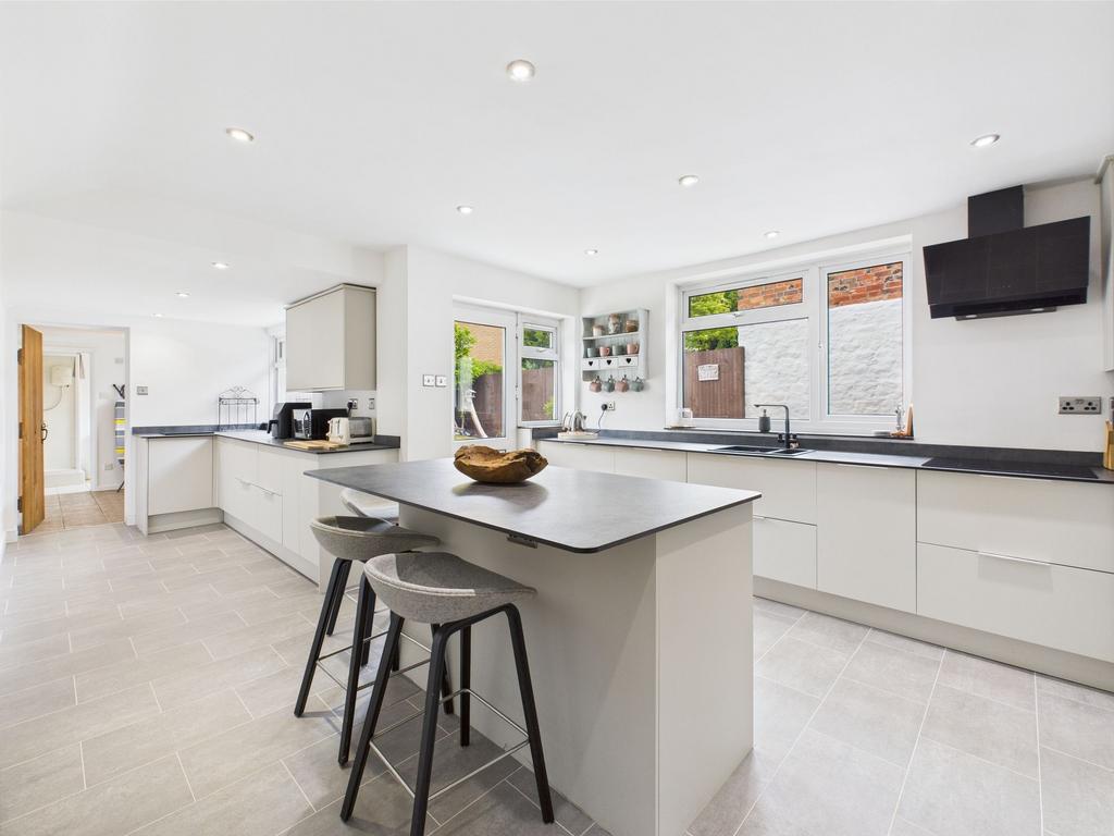 Kitchen/Breakfast Room