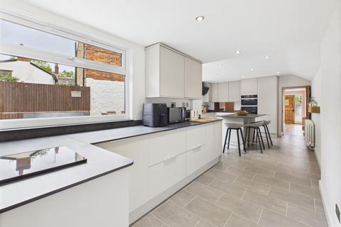 12 Cattle End, Silverstone, Towcester, NN12 8UX