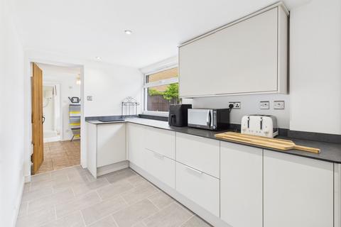 12 Cattle End, Silverstone, Towcester, NN12 8UX