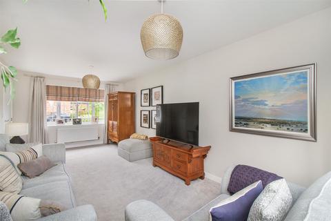 20 Glen Drive, Dinnington, Newcastle Upon Tyne, NE13 7FE