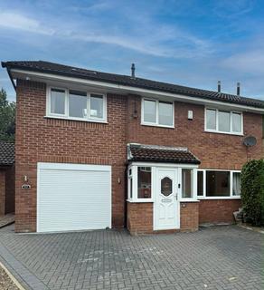 4 bedroom semi-detached house to rent, Stromness Close, Warrington WA2