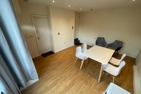 undefined, Norman Mount, Kirkstall, Leeds, LS5 3JQ
