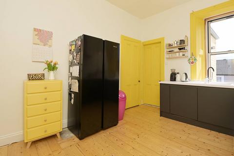 18 Ryehill Grove, Edinburgh, EH6 8ET