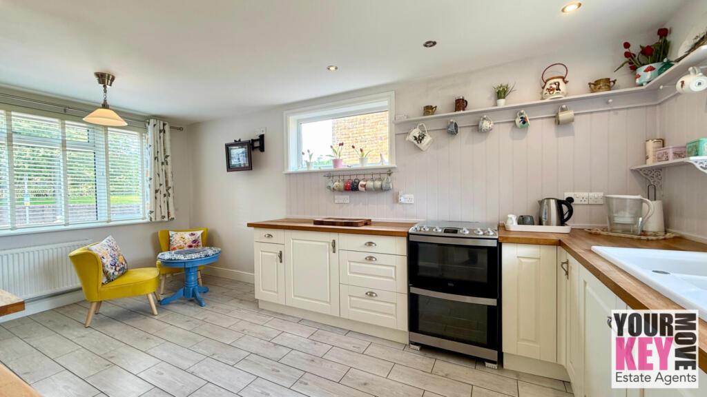 Estate agents in Folkestone - Your Key Move. Free