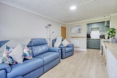 1 bedroom apartment for sale, Fentiman Way, Hornchurch, RM11