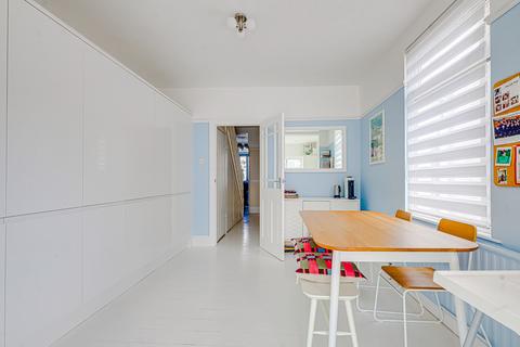 11 Alexandra Road, Leigh-on-sea, SS9 1QD
